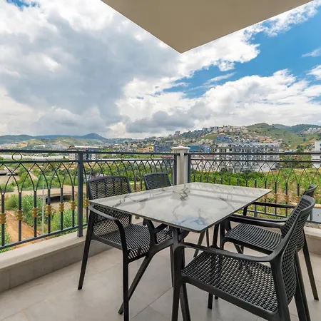 Luxuswohnung In Mit 270 Grad Panoramablick Auf Berge Und Fluss Apartmán *