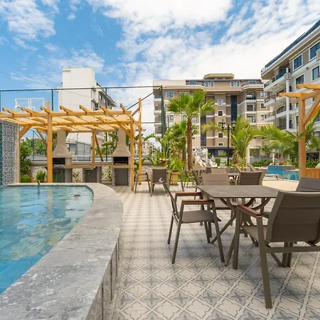 Luxuswohnung In Mit 270 Grad Panoramablick Auf Berge Und Fluss Apartmán *